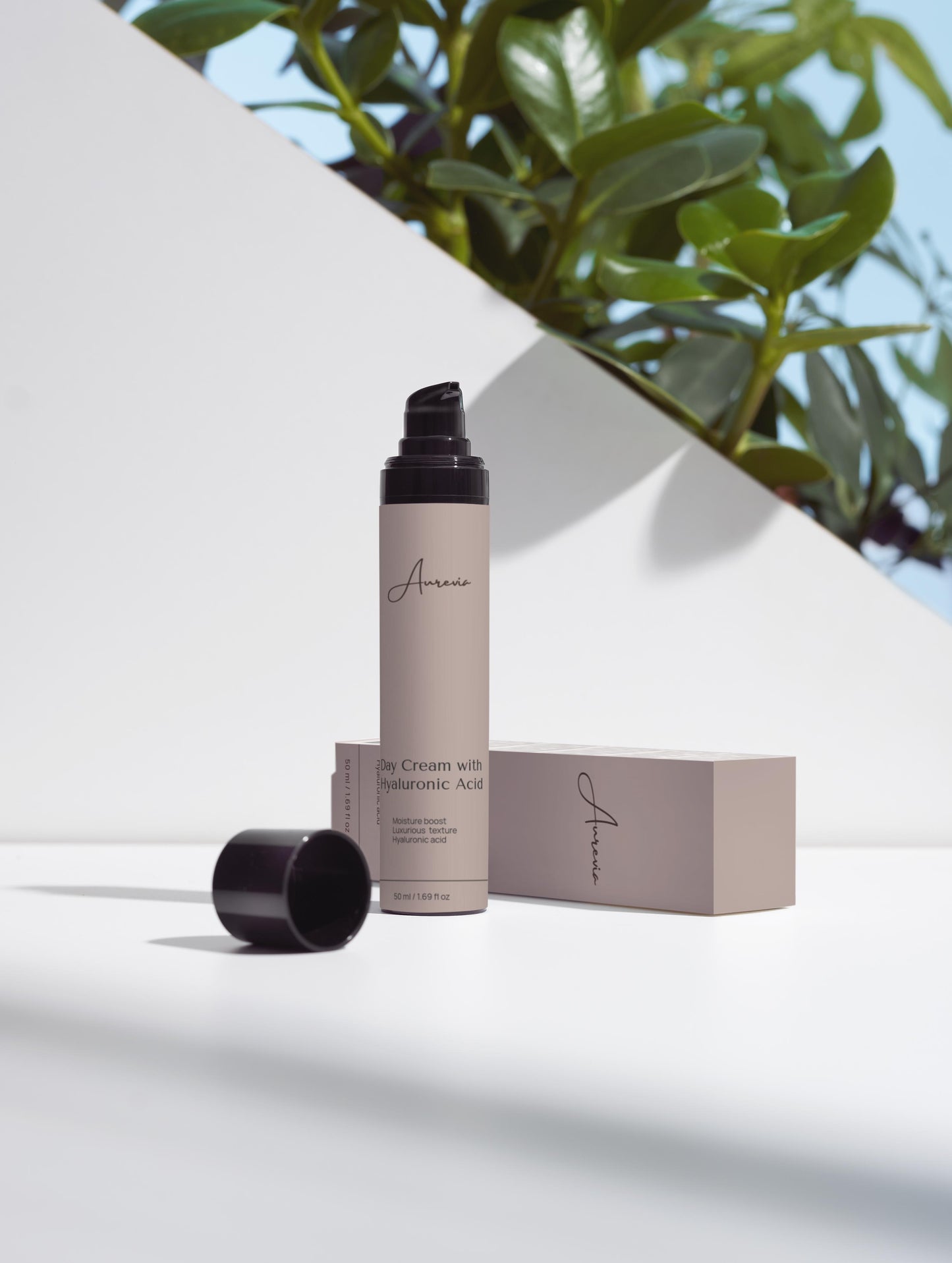 Day Cream with Hyaluronic Acid